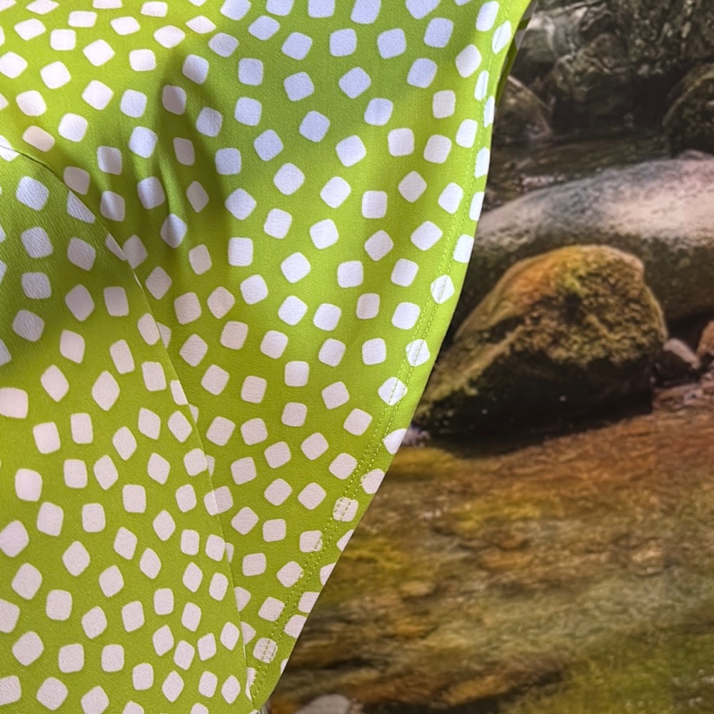 Green and White Patterned Women's Top - Picture 5 of 7